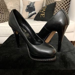 Black Geox pumps